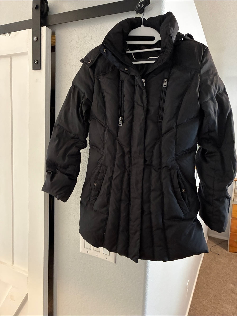 Vintage like new!!!Insulated Black Quilted Women's Duck DownJacket with Hood